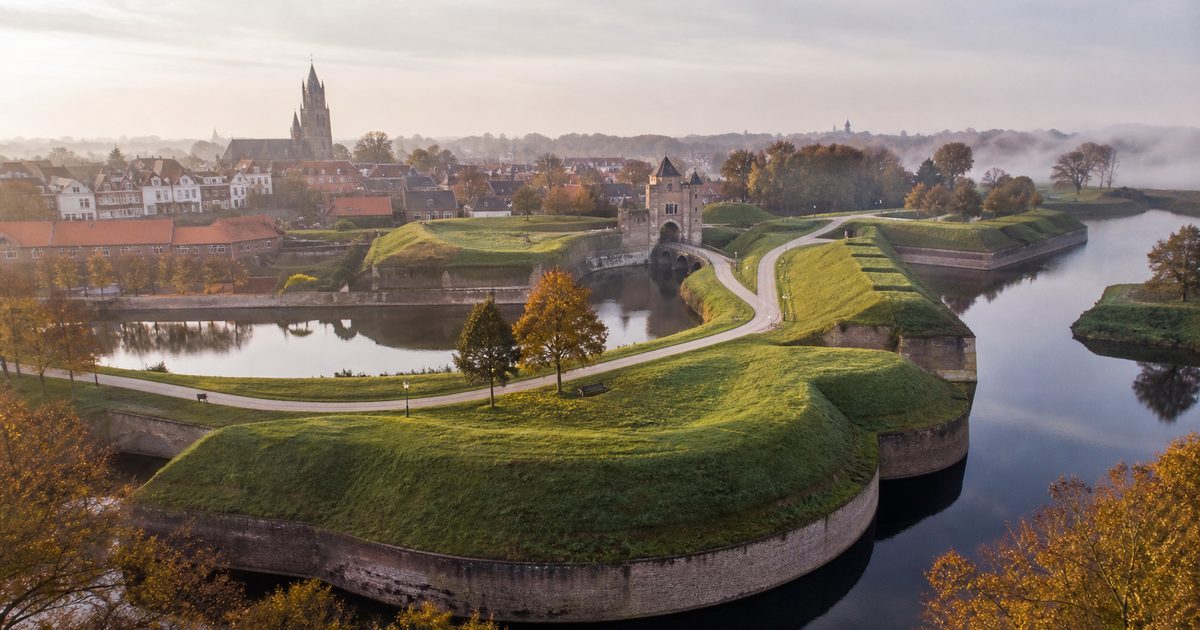 Hulst als vestingstad: wat zie je nog terug van de oude verdedigingswerken?